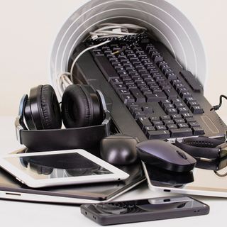 Rifiuti RAEE: l'importanza del corretto smaltimento di apparecchiature elettroniche ed elettriche