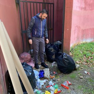 Rifiuti abbandonati in città, Marchini: &quot;Poca attenzione da parte dell'amministrazione&quot; FOTO