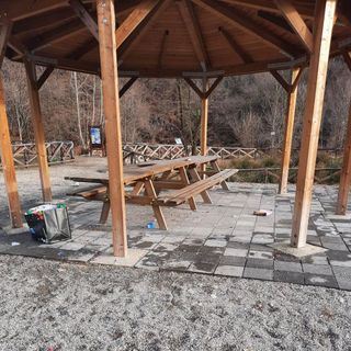 Rifiuti abbandonati nel parco fluviale dello Strona dopo Capodanno FOTO
