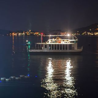 Baveno, lungolago gremito per la notte di San Lorenzo FOTO e VIDEO