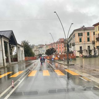 Intra, le “zebre gialle” di corso Mameli sono mal segnalate?