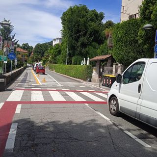 Slitta a fine stagione l'inversione del senso unico a Suna