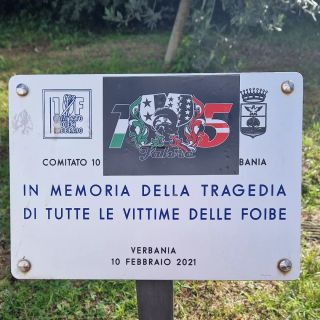 Vandalizzata la targa in ricordo delle vittime delle foibe