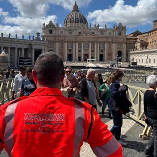 I volontari del soccorso di Omegna a Roma per i funerali di Papa Francesco