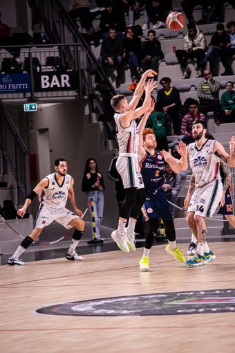 Basket, missione playoff per la Paffoni Basket, missione playoff per la Paffoni