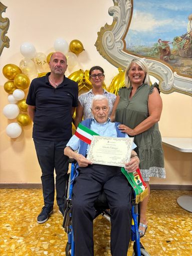 Verbania festeggia i 100 anni di Arialdo Catenazzi, partigiano e voce della Resistenza