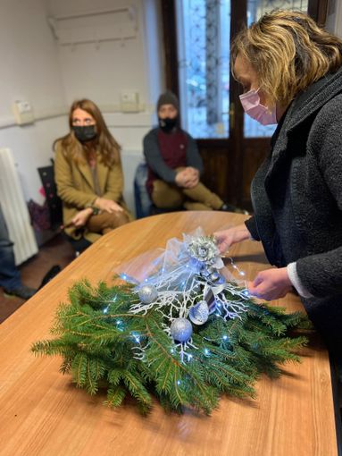 I commercianti di Omegna addobberanno i negozi con il ‘mazzo di Natale’