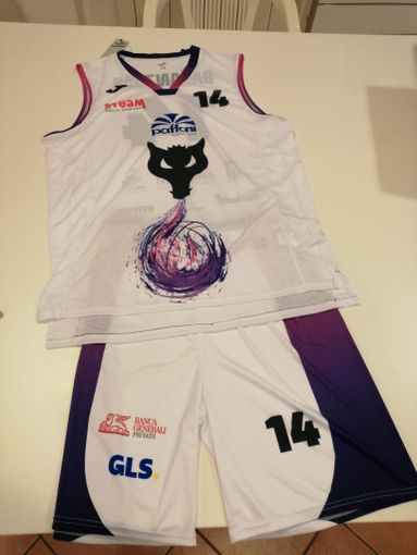 Paffoni affronta Legnano con la maglia solidale disegnata dalle alunne del Dalla Chiesa Spinelli Paffoni affronta Legnano con la maglia solidale disegnata dalle alunne del Dalla Chiesa Spinelli