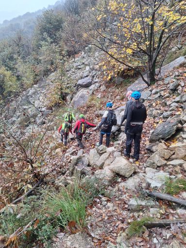 Salvati dal Soccorso Alpino i tre escursionisti bloccati sulla ferrata FOTO Salvati dal Soccorso Alpino i tre escursionisti bloccati sulla ferrata FOTO