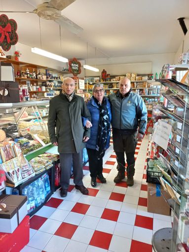 Ultimi giorni per il negozio di alimentari Furlan di Cossogno: la comunità si mobilita per evitarne la chiusura Ultimi giorni per il negozio di alimentari Furlan di Cossogno: la comunità si mobilita per evitarne la chiusura