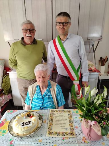 Gravellona festeggia i 103 anni di Beatrice Valdi