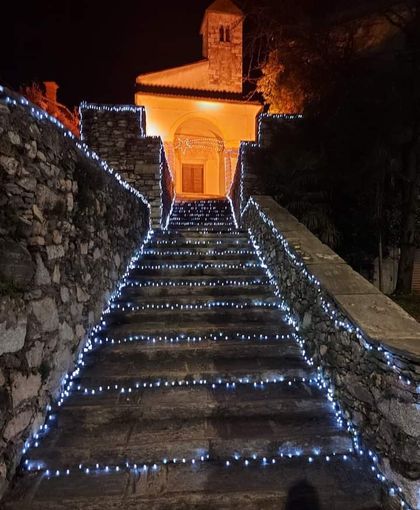Procede l'accensione delle luminarie natalizie a Verbania