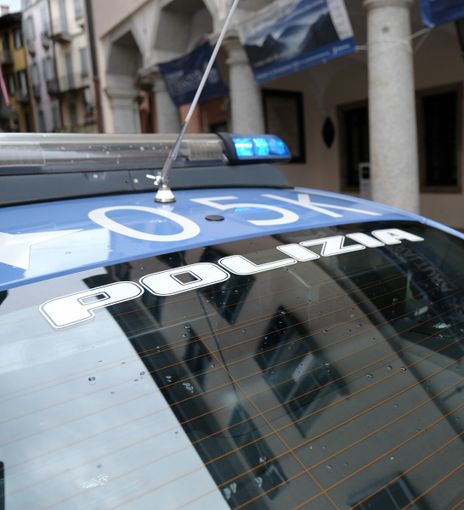 Fermato con un coltello dopo aver eluso il controllo della polizia