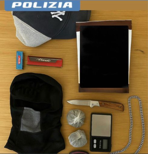 Verbania, 16enne arrestato per spaccio e porto abusivo di coltello