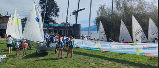 Meeting Scuola Vela, oltre 20 giovani in acqua sul Lago Maggiore Meeting Scuola Vela, oltre 20 giovani in acqua sul Lago Maggiore