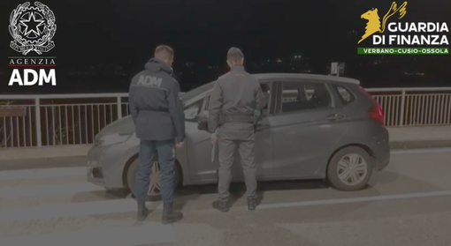 Guardia di finanza e Agenzia delle Dogane e dei Monopoli intercettano valuta per oltre quattro milioni di euro VIDEO
