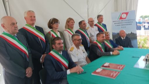 Salvini e Cirio apprendono la notizia della morte di Berlusconi a Lesa Salvini e Cirio apprendono la notizia della morte di Berlusconi a Lesa