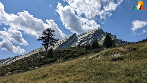 Il Lago Panelatte e gli alpeggi di Arvogno Il Lago Panelatte e gli alpeggi di Arvogno