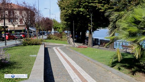 Il lungolago di Arona