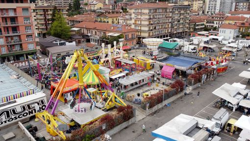 Spettacolo pirotecnico al Luna Park in Piazza Fratelli Bandiera