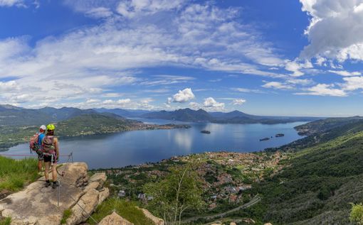 Nelle foto: Baveno, Lago Maggiore (Foto di Marco Benedetto Cerini) e  la Basilica di San Gaudenzio a Novara (Foto di Angelo Anastasio)