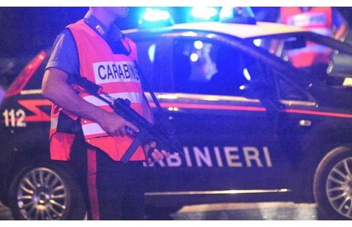 Ubriaco al volante provoca un incidente con la figlia minorenne a bordo