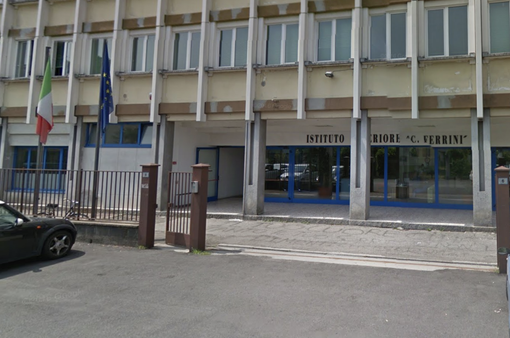 Gli studenti del Ferrini Franzosini incontrano lo scrittore Fabio Geda Gli studenti del Ferrini Franzosini incontrano lo scrittore Fabio Geda