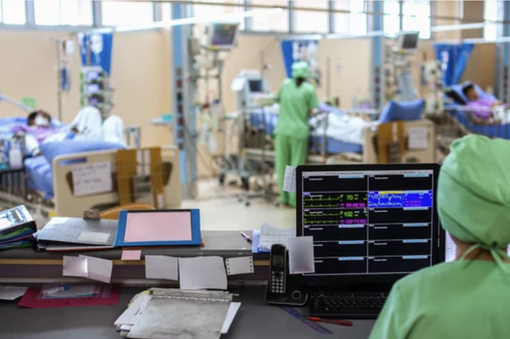 Ricoverati 'per' o 'con' il Covid. La Regione chiede alle Asl chiarezza sui numeri per evitare la zona arancione Ricoverati 'per' o 'con' il Covid. La Regione chiede alle Asl chiarezza sui numeri per evitare la zona arancione