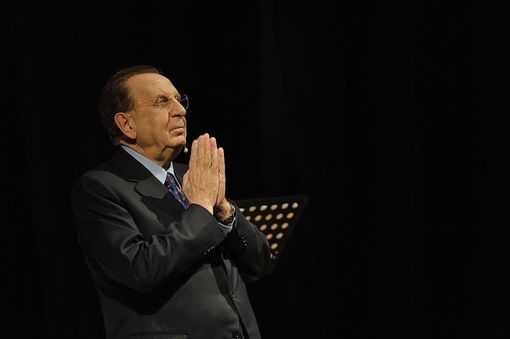 Michele Mirabella torna sul palco del teatro 'Il Maggiore'