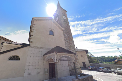 Cireggio, tornano a illuminarsi le luci dell’orologio del campanile dell’Assunta Cireggio, tornano a illuminarsi le luci dell’orologio del campanile dell’Assunta