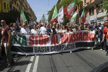 "Fermiamo il massacro", a Roma il grido per Gaza. Schlein: "In piazza l'Italia che non tace" "Fermiamo il massacro", a Roma il grido per Gaza. Schlein: "In piazza l'Italia che non tace"