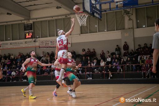 Il derby va alla Cestistica, battuta la Paracchini Expo Foma 72 a 69 FOTO Il derby va alla Cestistica, battuta la Paracchini Expo Foma 72 a 69 FOTO