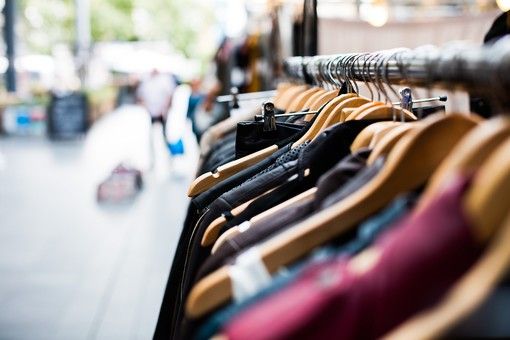 Black friday, Uncem invita i cittadini ad acquistare nei negozi del territorio Black friday, Uncem invita i cittadini ad acquistare nei negozi del territorio