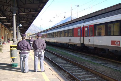 Proseguono i controlli dell'operazione 'Stazioni Sicure' della Polizia Ferroviaria Proseguono i controlli dell'operazione 'Stazioni Sicure' della Polizia Ferroviaria