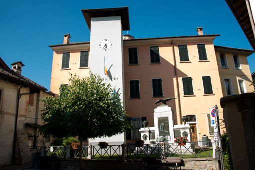 “Questo comune R1pud1a la guerra”: Madonna del Sasso aderisce alla campagna di Emergency