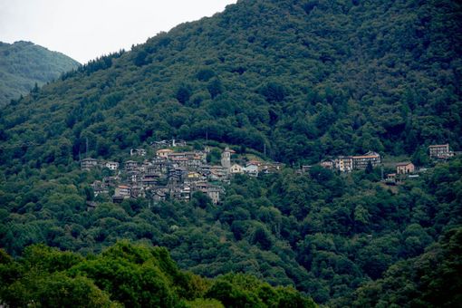 Caprezzo si accende con l’Aperi-Jazz: musica Dixieland e sapori nei vicoli del borgo