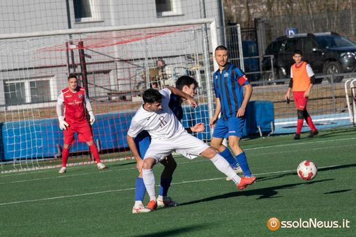 La Juventus Domo cerca di fermare il lanciato Briga