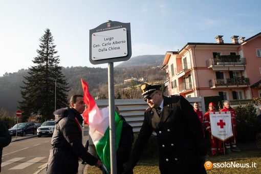 Una targa e un monumento per ricordare Dalla Chiesa FOTO E VIDEO Una targa e un monumento per ricordare Dalla Chiesa FOTO E VIDEO