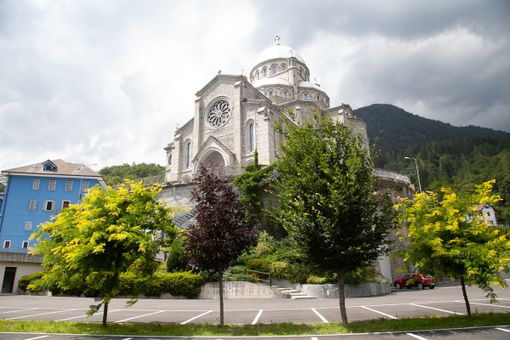 Re blindata fino al 26. Chiuse le scuole in tutta la Valle