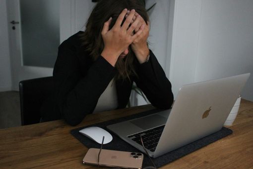 Emergenza cyberbullismo e violenza digitale: un adolescente su tre ne è vittima Emergenza cyberbullismo e violenza digitale: un adolescente su tre ne è vittima