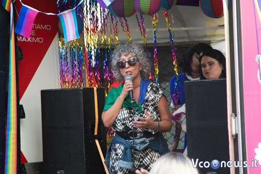 Omegna, il Vco Pride riempie la città: “Una festa di diritti e libertà”