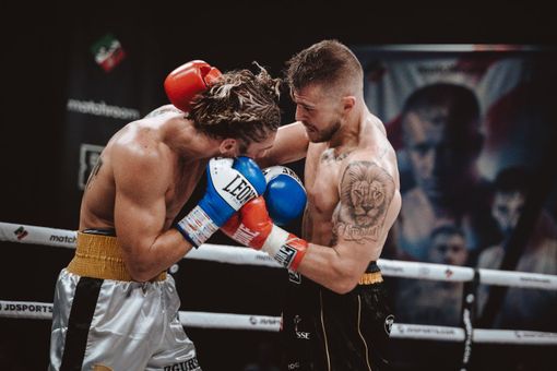 Boxe, allenamento a Tenerife per Ivan Zucco: “Il 22 aprile sarò al top della forma” Boxe, allenamento a Tenerife per Ivan Zucco: “Il 22 aprile sarò al top della forma”