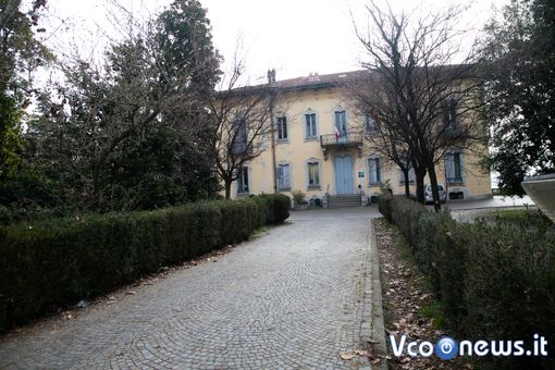 "Sentire l'altro": il gruppo di lettura discute il libro di Laura Boella "Sentire l'altro": il gruppo di lettura discute il libro di Laura Boella