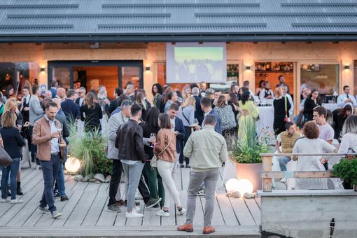 A Chef in quota un viaggio nell'enogastronomia del territorio, tra glamour e beneficenza A Chef in quota un viaggio nell'enogastronomia del territorio, tra glamour e beneficenza