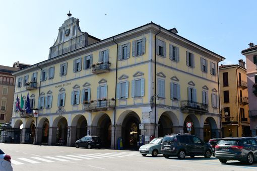 Aumentano i costi per le famiglie: Verbania presenta il &quot;Bando abitare&quot;