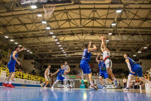 Niente festa per la Paffoni, battuta 83 a 63 dalla Sangiorgese in gara 3 Niente festa per la Paffoni, battuta 83 a 63 dalla Sangiorgese in gara 3