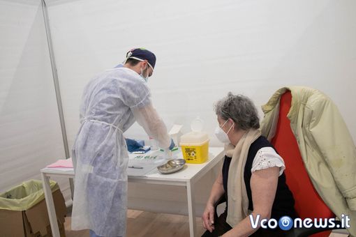 Poco più di 17mila somministrazioni di vaccino anti Covid venerdì in Piemonte