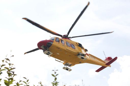 Rischia di annegare a Mergozzo, salvato ed elitrasportato a Novara