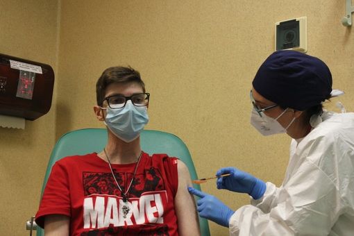 Oltre 6000 le pre-adesioni per vaccinarsi dei 12-15enni non fragili Oltre 6000 le pre-adesioni per vaccinarsi dei 12-15enni non fragili