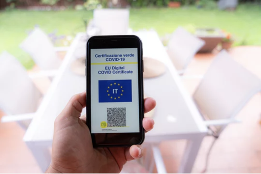 Fipe-Confcommercio: “Green Pass è superato, esonerateci dai controlli” Fipe-Confcommercio: “Green Pass è superato, esonerateci dai controlli”